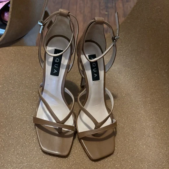 Brown leather heeled thong sandals 7.5 - Picture 4 of 8